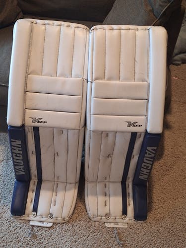 31" Vaughn Velocity XFP Goalie Leg Pads (Used)