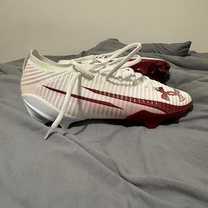 Men's Size M 11.5 (W 12.5) Under Armour Blur Low Top Molded Cleats (New)