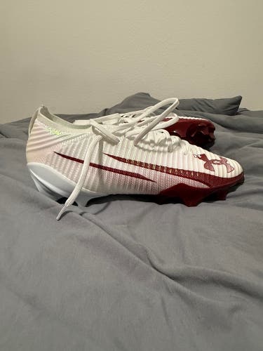 Men's Size M 11.5 (W 12.5) Under Armour Blur Low Top Molded Cleats (New)