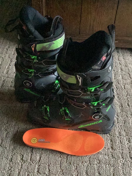 Mondo 26 & 26.5 Men's Nordica SpeedMachine Ski Boots Stiff Flex (Used)