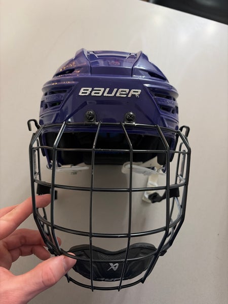 Medium Bauer Re-Akt 155 Helmet & Cage Combo (Used)