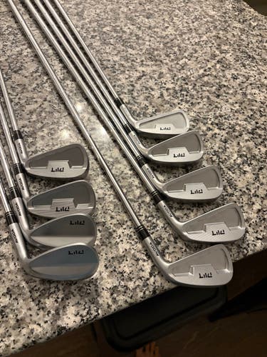 Men's 2025 Combo Length Right Handed Iron Set Stiff Flex 9 Pieces Steel Shaft (Used)