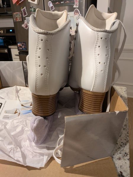 Jackson Ultima Figure Skates C Adult 6 (Used)