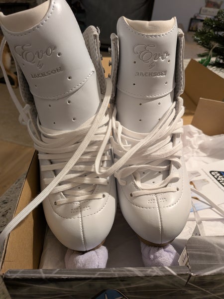 Jackson Ultima Figure Skates C Adult 6.5 (Used)