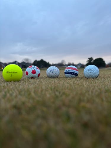 Mystery bag of golf Balls 12 Pack (1 Dozen) (Used)