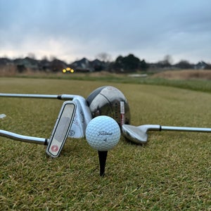 Titleist Pro V1 and Pro V1x Balls 12 Pack (1 Dozen) (Used)