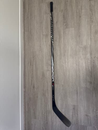 Intermediate Bauer Vapor X6.0 Left Hand Hockey Stick P14 67 Flex (Used)