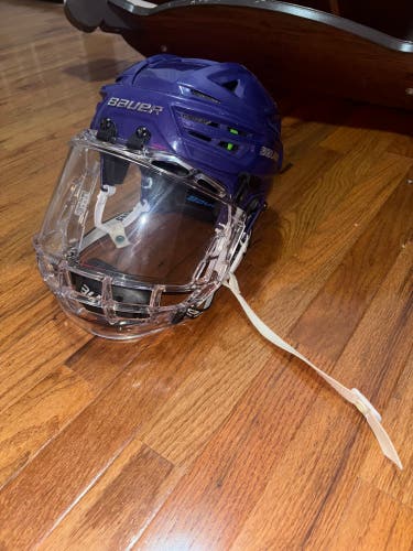 Medium Bauer Re-Akt 155 Helmet (Used)