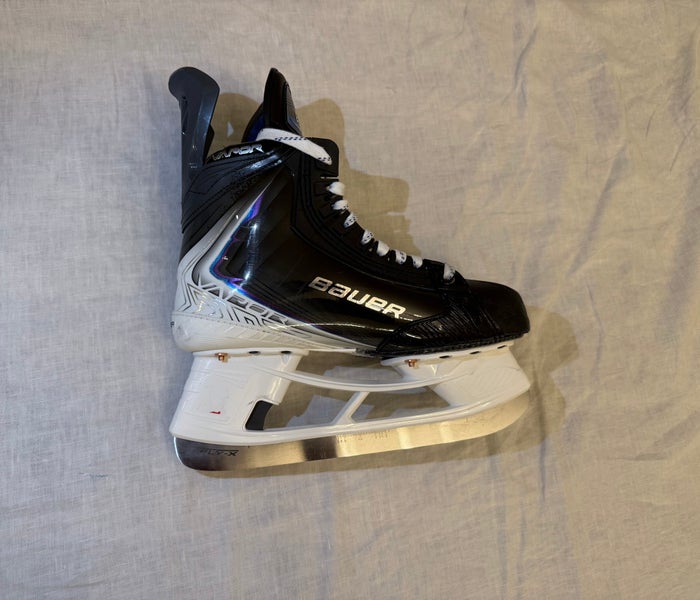 2025 Bauer Vapor Flylite Hockey Skates Regular Width 6.5 (Like New)