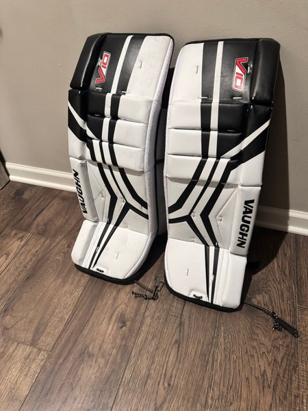 26" 2023 Vaughn Velocity V10 Goalie Leg Pads (New)