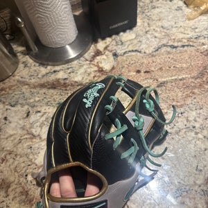 Rawlings Heart of the Hide RH Infield Baseball Glove 11.5" Barley used GREAT CONDITION