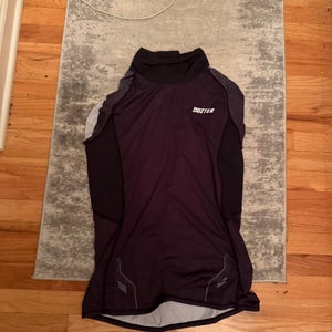Senior medium Dutzer neck guard shirt (New)