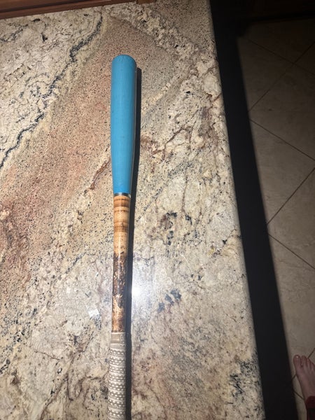Turquoise and smoked wood Jaw Bat (-3) 29 oz 32" (Used)