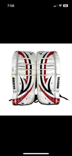 22" Vaughn Velocity V5 Goalie Leg Pads (Used)
