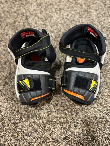 Senior Medium CCM Tacks Pro Elbow Pads Pro Stock (Used)