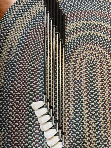 Men's 2025 TaylorMade P-790 Right Handed Iron Set Stiff Flex (Used)