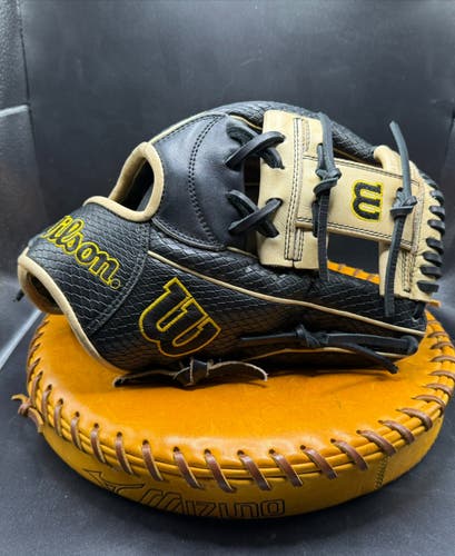 2022 Infield RH Wilson A2000 Baseball Glove 11.75" (Used)