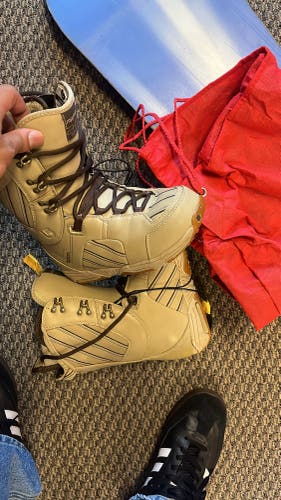 Women's Size M 6.5 (W 7.5) Burton Snowboard Boots Medium Flex All Mountain (Used)