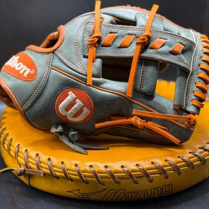 Infield RH Wilson A2000 JA27 Gm Baseball Glove 11.5" (Used)