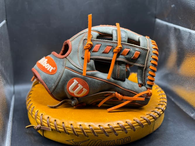 Infield RH Wilson A2000 JA27 Gm Baseball Glove 11.5" (Used)