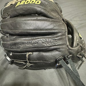 Wilson A2000 RH Baseball Glove 11.5" (Used)