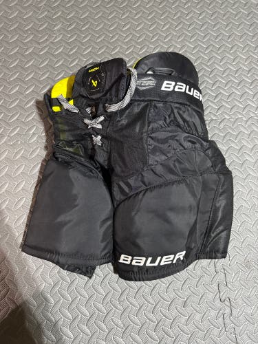 Youth Medium Bauer Supreme Mach Hockey Pants (Used)