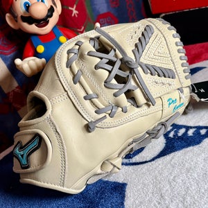 2025 Mizuno Classic RH Pitcher's Softball Glove 12.5" (New)