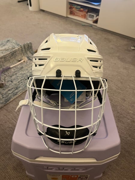 Large Bauer Re-Akt 150 Helmet and Large Bauer Cage (Used)