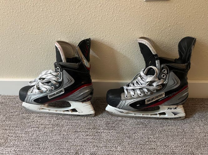 Bauer Vapor APX Hockey Skates Regular Width 7.5 (Used)