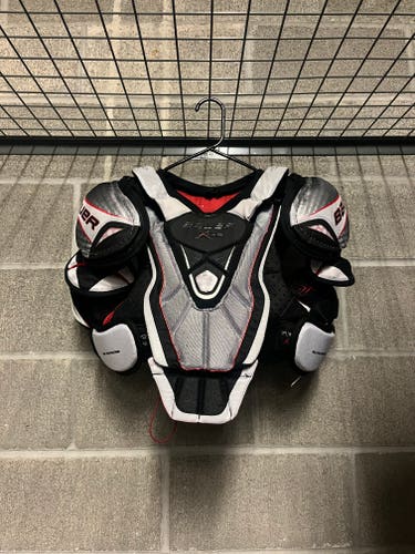 Men's Small Senior Bauer Vapor X:60 Shoulder Pads (Used)