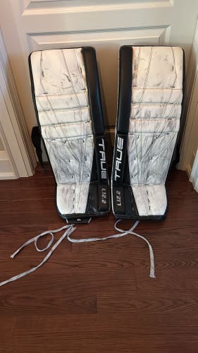 32" True L12.2 Goalie Leg Pads Pro Stock (Used)