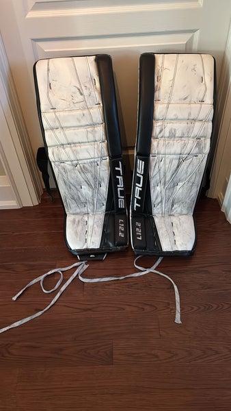 32" True L12.2 Goalie Leg Pads Pro Stock (Used)