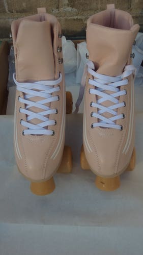 Women's Roller Skates Regular Width Sizes; 8 USA, 7.0 UK, 39 EUR (New)