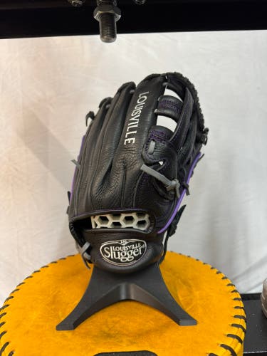 Louisville Slugger Xeno RH Softball Glove 11.75" (Used)