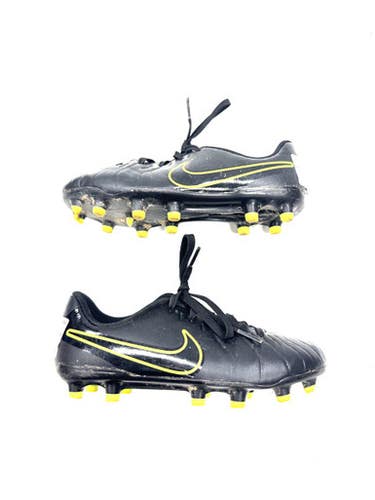 Used Nike Soccer Cleats Black Junior 01.5 11860-C000301387