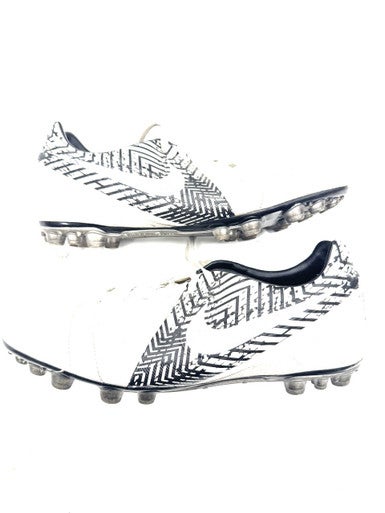 Used Nike Soccer Cleats White Senior 10.5 11860-C000301369