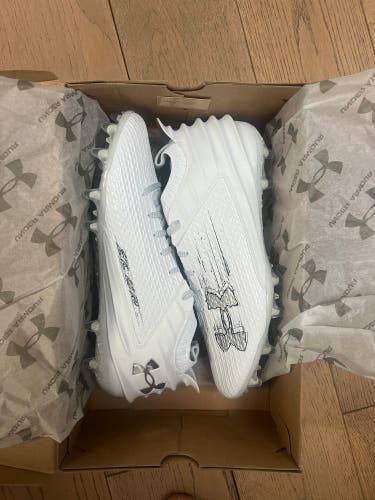 White Men's Size M 11.0 (W 12.0) Adult Under Armour Blur 2.0 Mid Top Molded Cleats