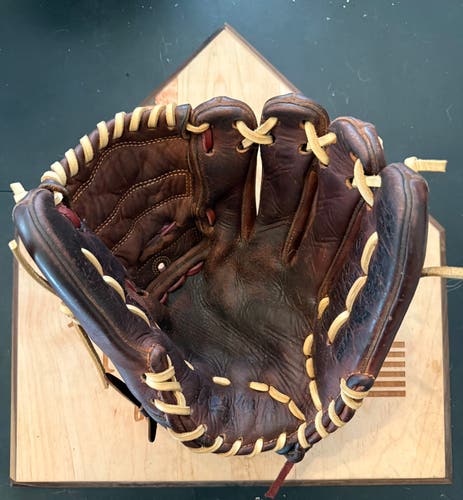 125th Anniversary Rawlings Heart of the Hide RH Pitcher's Baseball Glove 11.75" (Used)