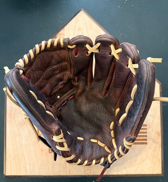 125th Anniversary Rawlings Heart of the Hide RH Pitcher's Baseball Glove 11.75" (Used)