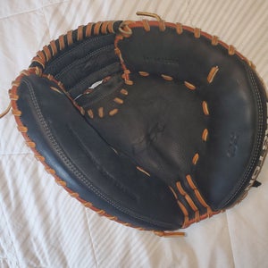 Easton Game Day (GDC2) RHT Catcher's Mitt 34" (Used)