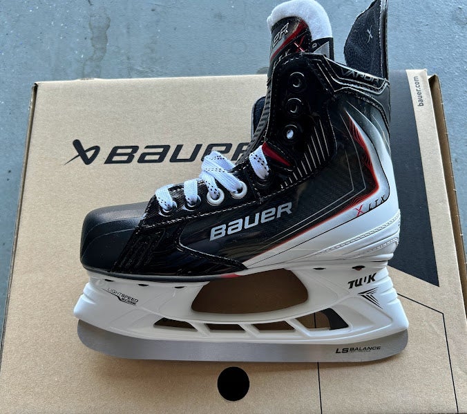 2025 Bauer Vapor LTX Hockey Skates  Size 3 D (New)