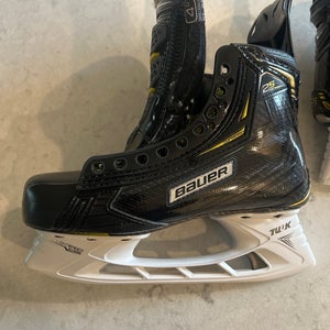 2018 Bauer Supreme 2S Pro Hockey Skates Regular Width Size 4 (Used)