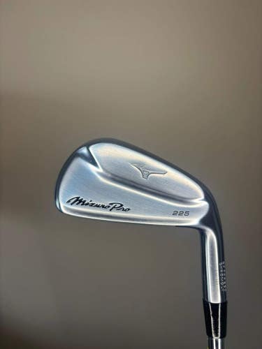 Mizuno Pro 225 7-Iron DG 120g S300 Stiff Flex 37.25 MINT
