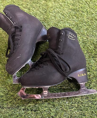 Black 225 EDEA chorus Figure Skates w/ MK Galaxy Blades(Used)