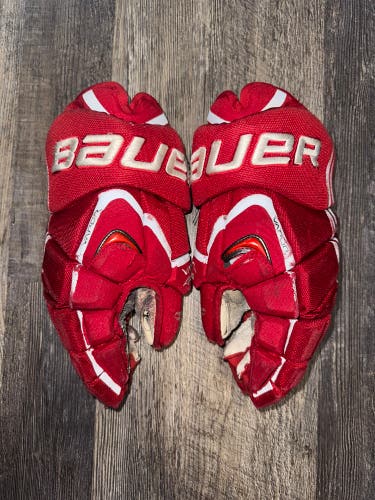 Red/White Bauer Vapor APX Pro Gloves 14" (Used)