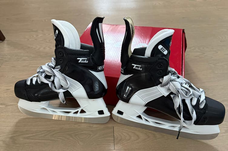2024 CCM Tacks XF 652 Hockey Skates Regular Width 8 (New)