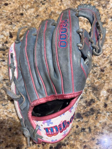 Wilson A2000 RH Infield Baseball Glove 11.5" (Used)