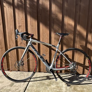 Felt Z4 Disc Carbon Road Bike – SRAM Rival 22 – Hardly Used – Excellent Condition