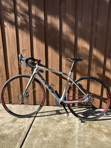 Felt Z4 Disc Carbon Road Bike – SRAM Rival 22 – Hardly Used – Excellent Condition