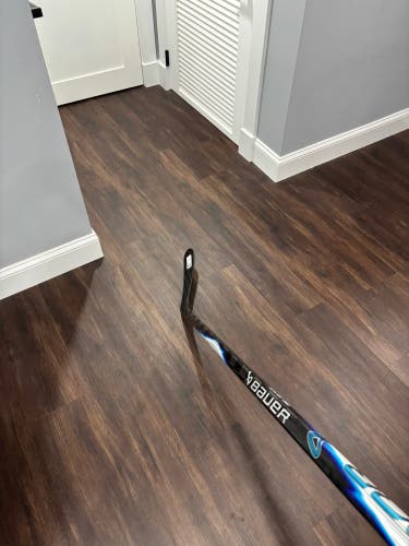 Senior Bauer Vapor FlyLite Right Handed Hockey Stick P92 65 Flex (New)